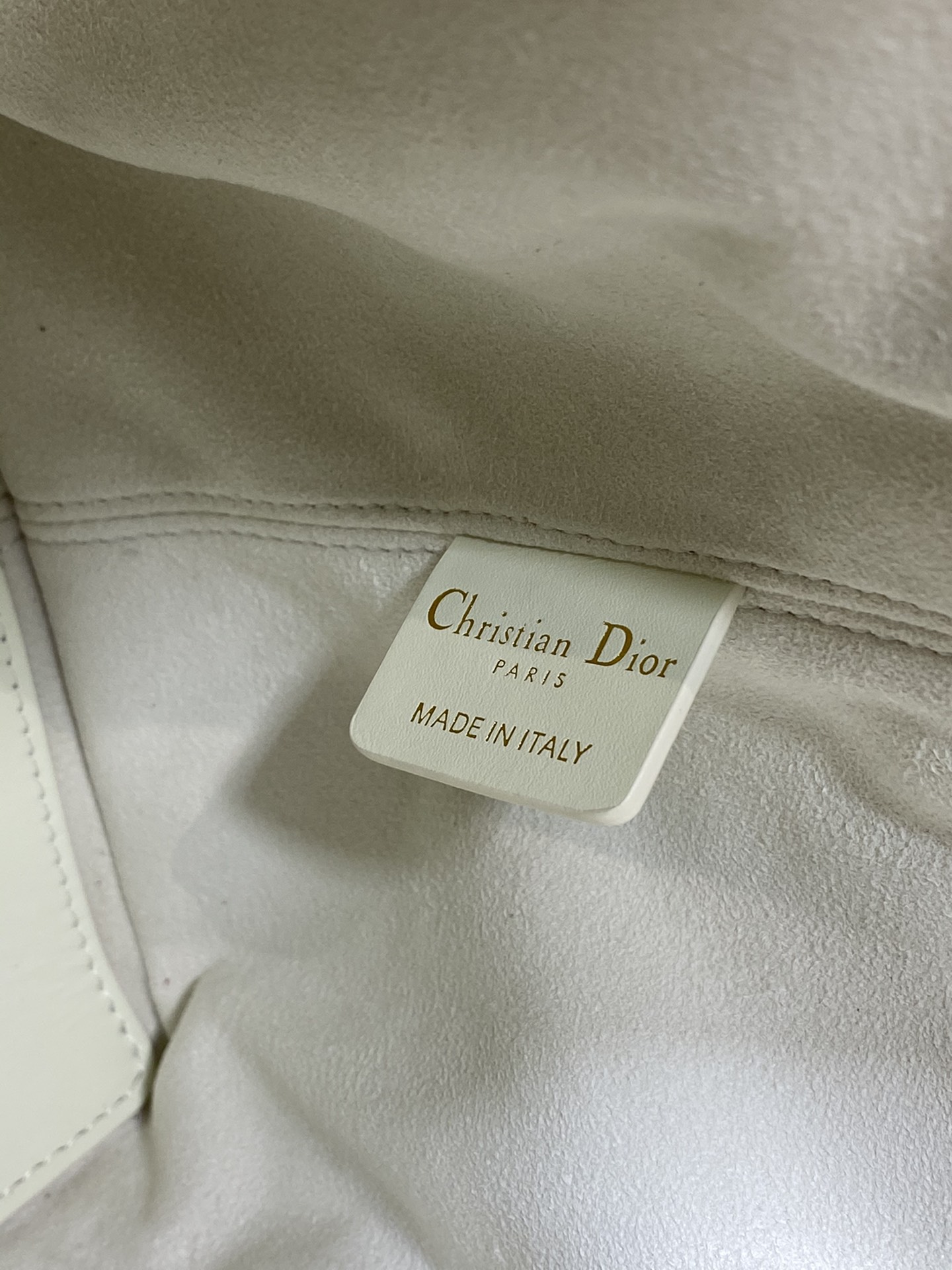 Medium Dior Toujours Bag White Macrocannage Calfskin